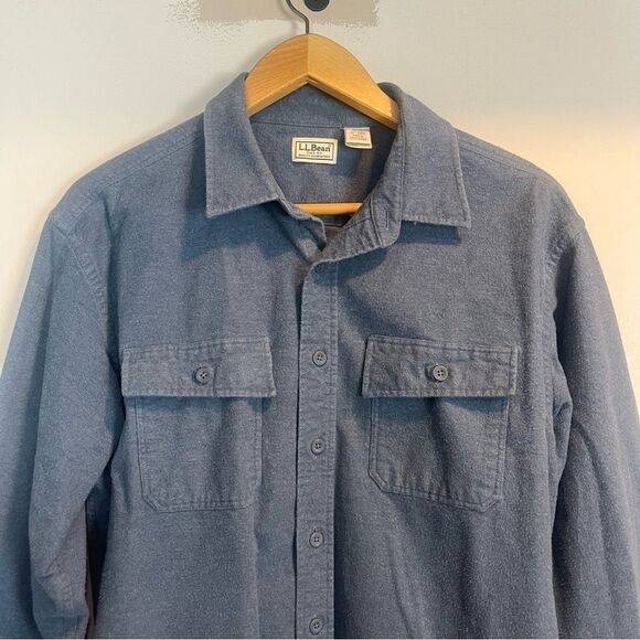 L.L Bean Blue Long Sleeve Button Down 100% Cotton Size XL - Picture 2 of 7